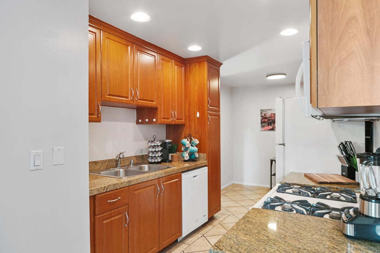 Beverly Hills Chic 2 Bed 2Bath With Patio And Parking 309 Los Angeles Zewnętrze zdjęcie