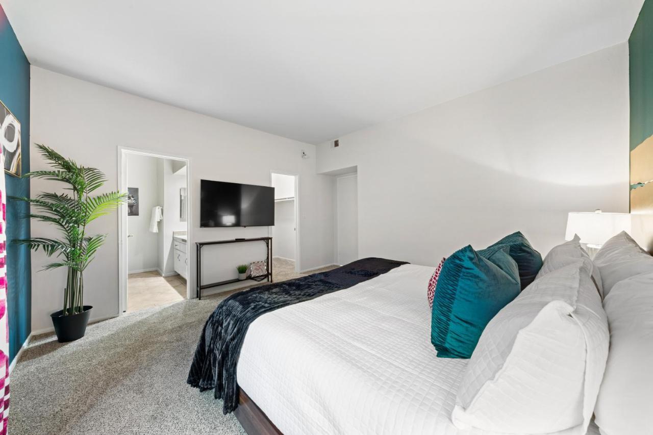 Beverly Hills Chic 2 Bed 2Bath With Patio And Parking 309 Los Angeles Zewnętrze zdjęcie